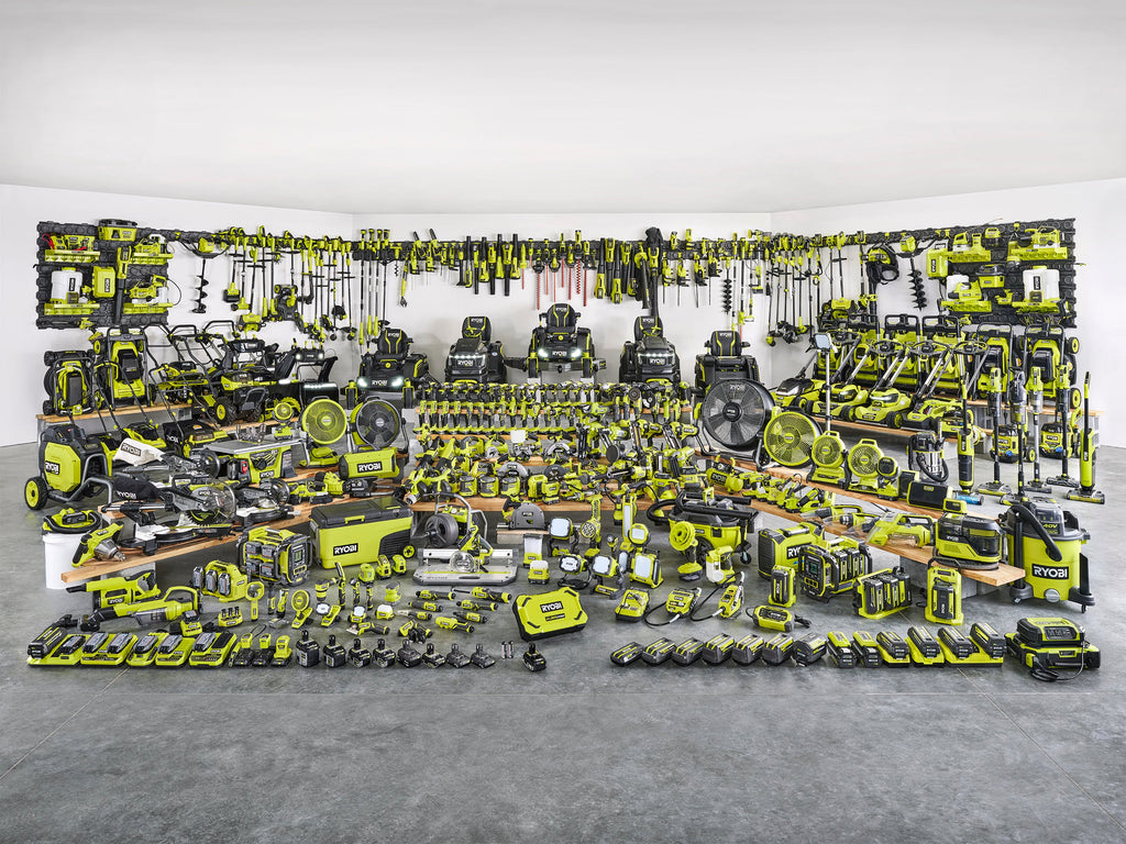 18V ONE+ VORTEX SOAP DISPENSING TELESCOPING SCRUBBER KIT