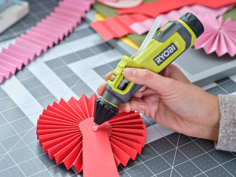 Powered by the RYOBI USB Lithium Battery System