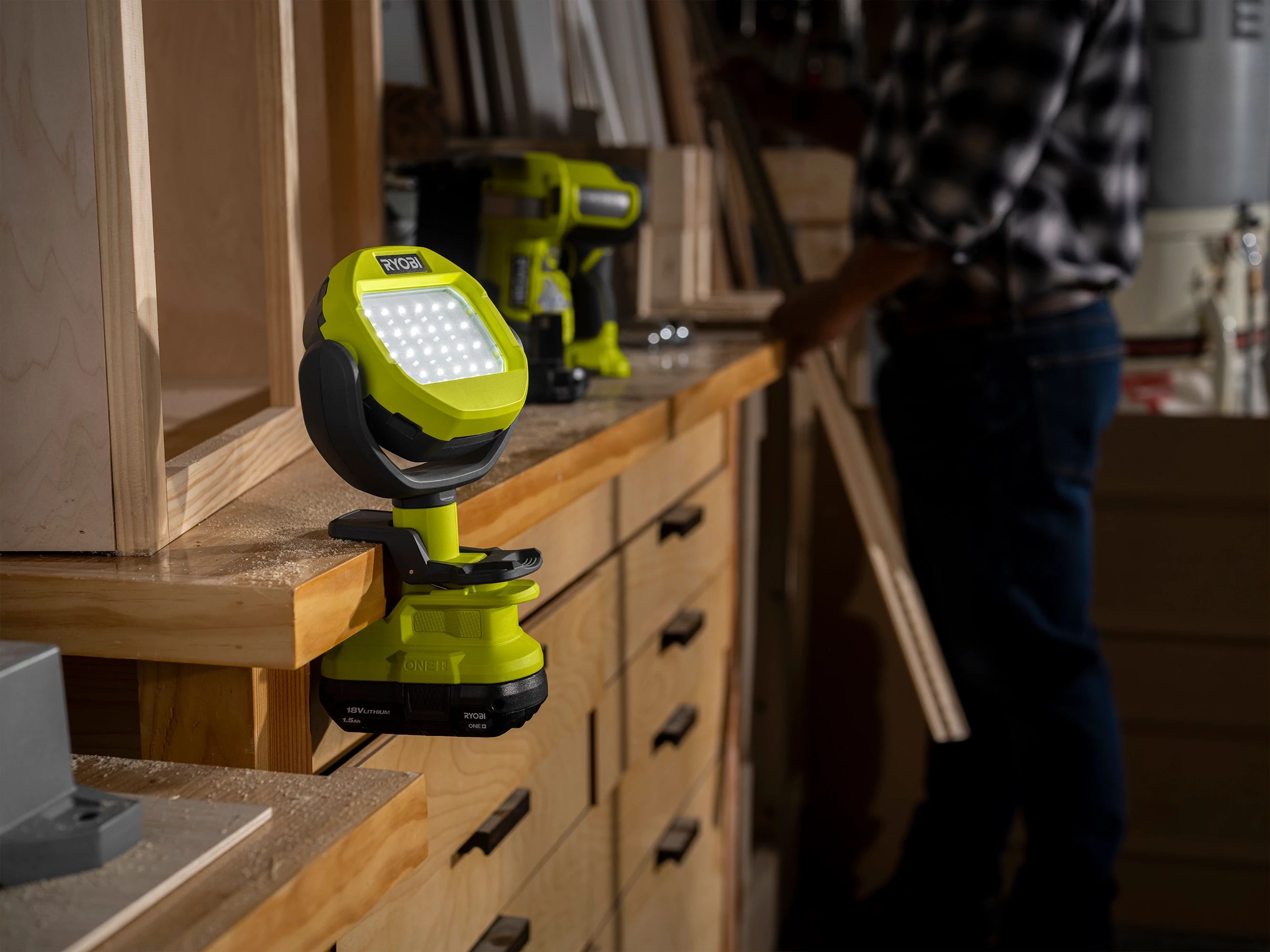 18V ONE+ LED CLAMP LIGHT – RYOBI Tools Canada