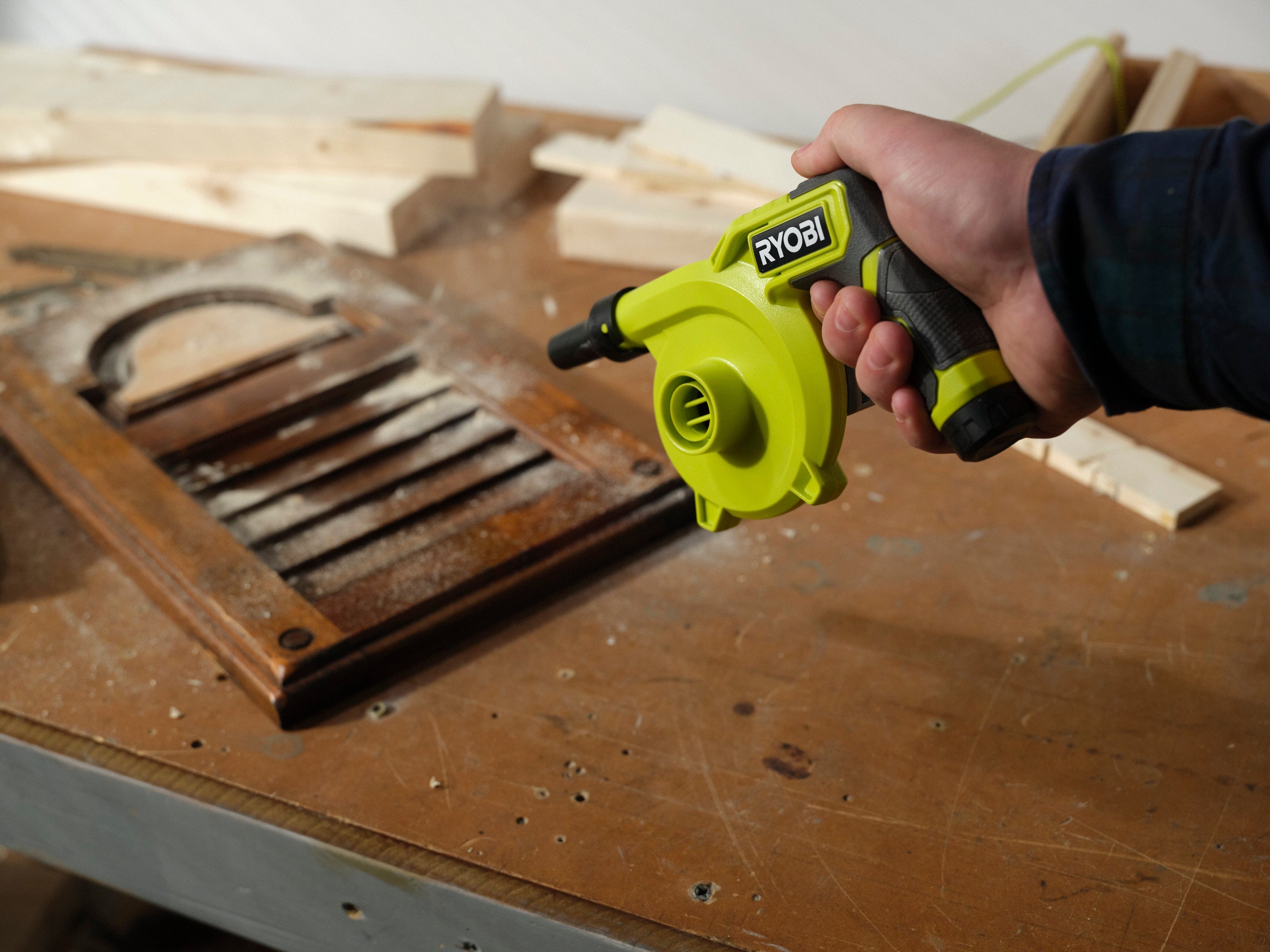 USB LITHIUM HIGH VOLUME INFLATOR KIT – RYOBI Tools Canada