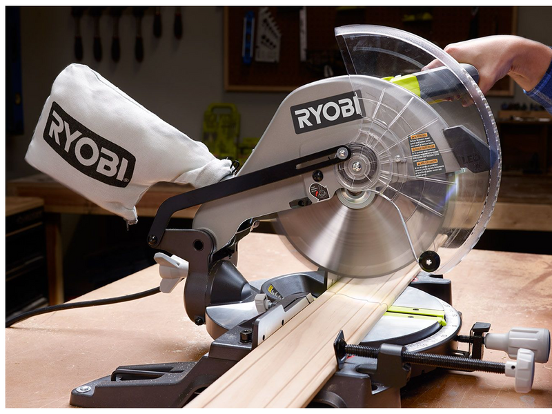Miter stops located at the most common angles 0°, 15°, 22.5°, 31.6°, and 45°