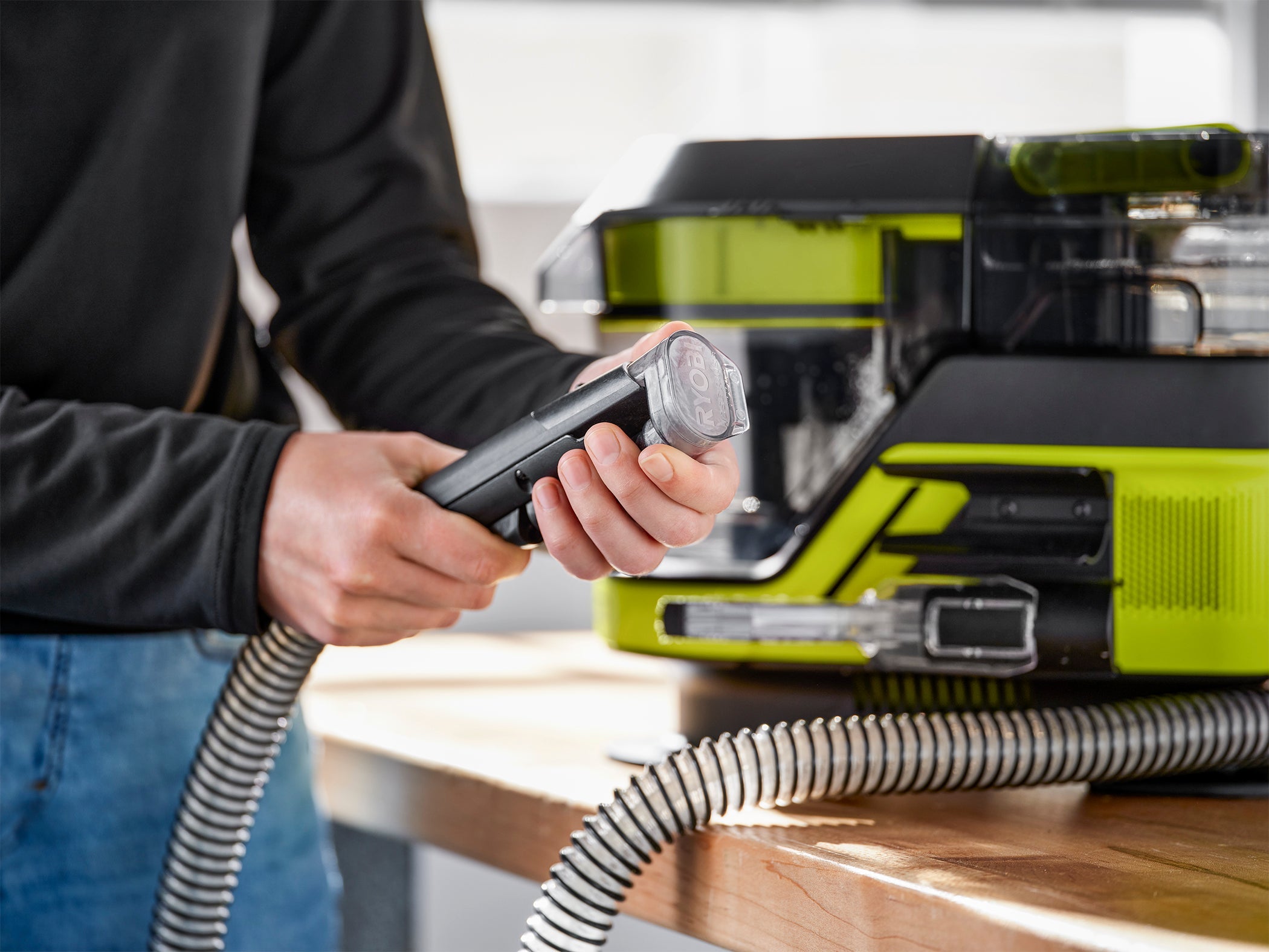 18V ONE+ HP SWIFTCLEAN MID-SIZE SPOT & CARPET CLEANER – RYOBI