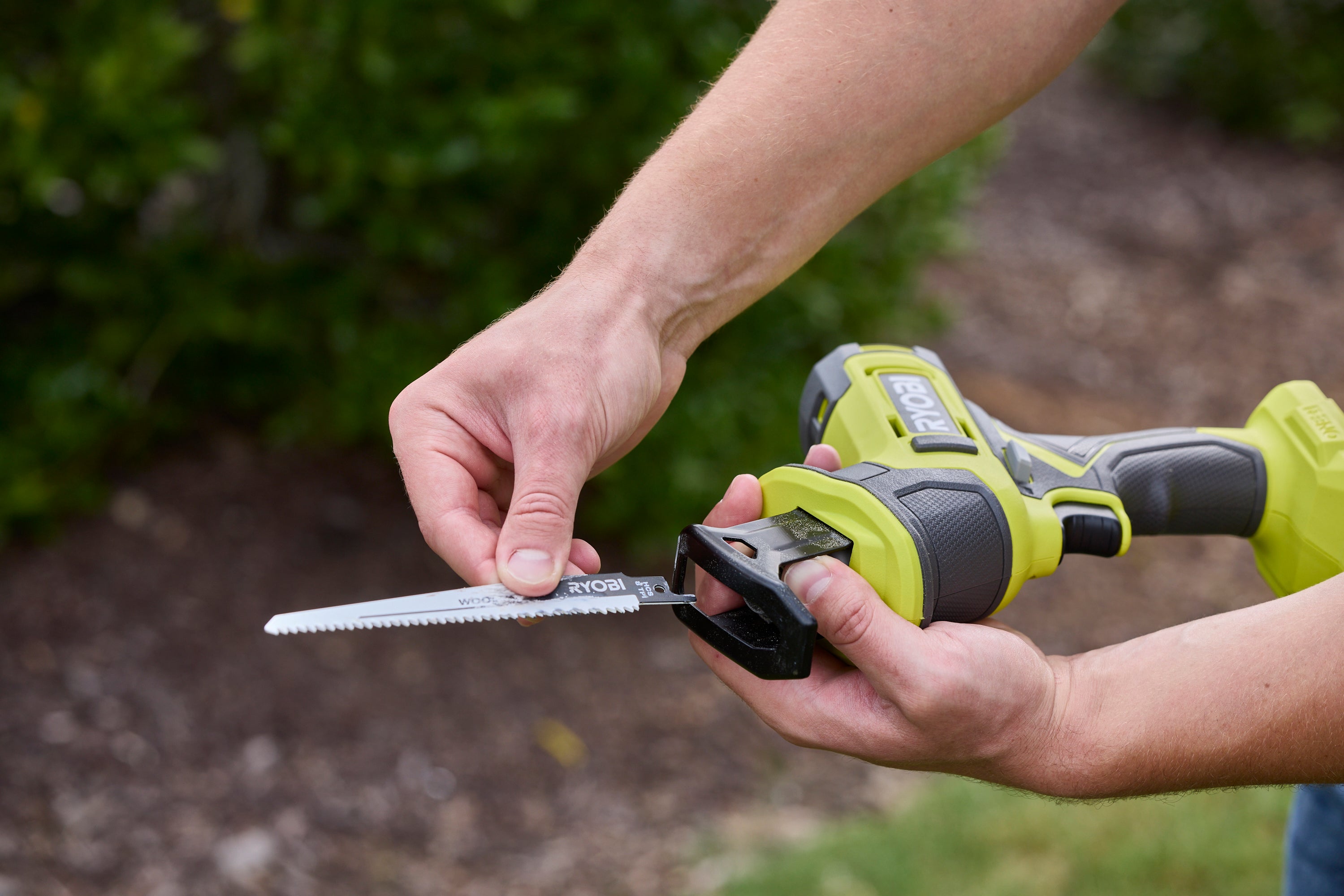 18V ONE+ One-Handed Reciprocating Saw Kit – RYOBI Tools Canada