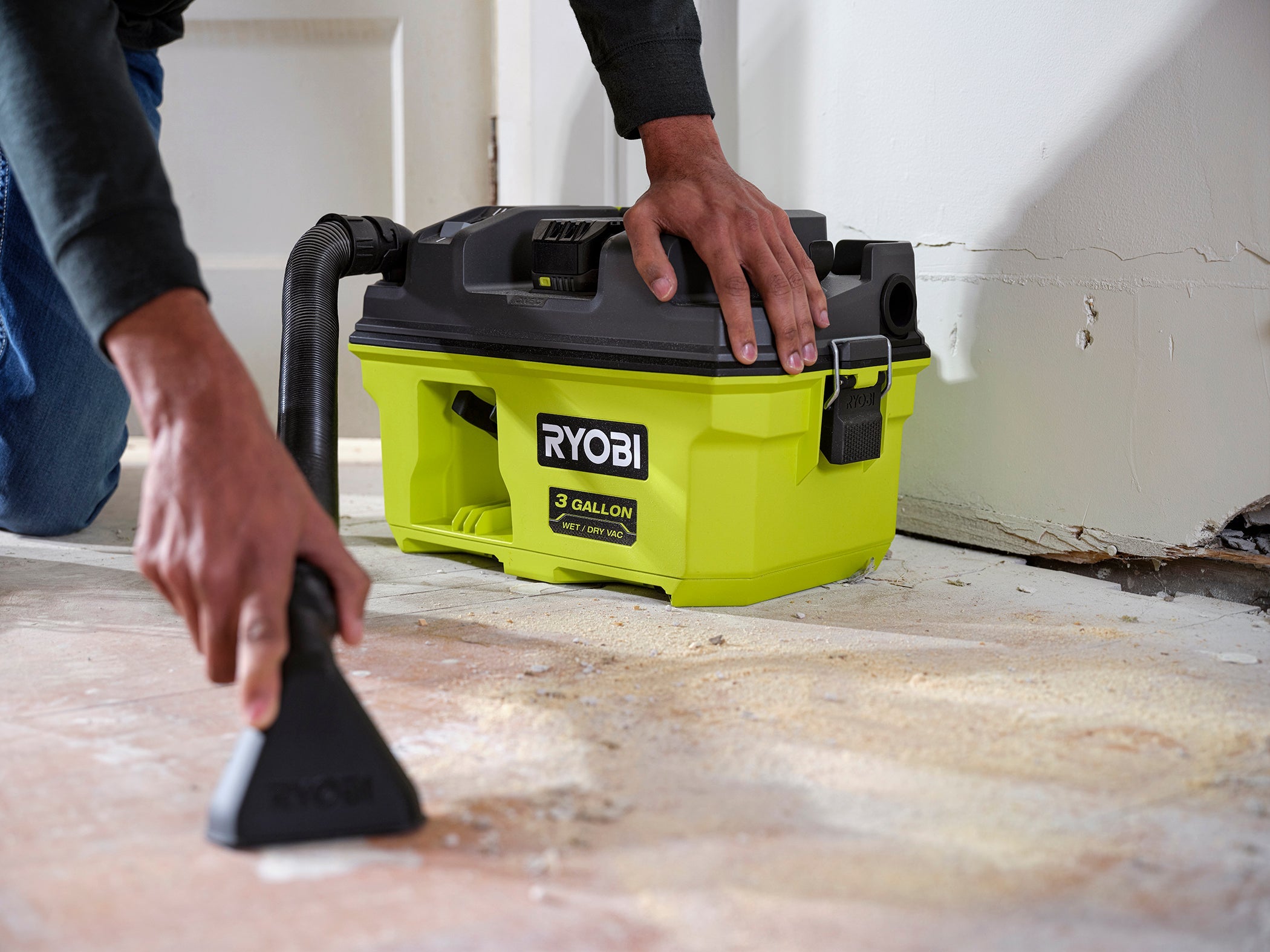18V ONE+ LINK™ 3 GALLON WET/DRY VACUUM KIT – RYOBI Tools Canada