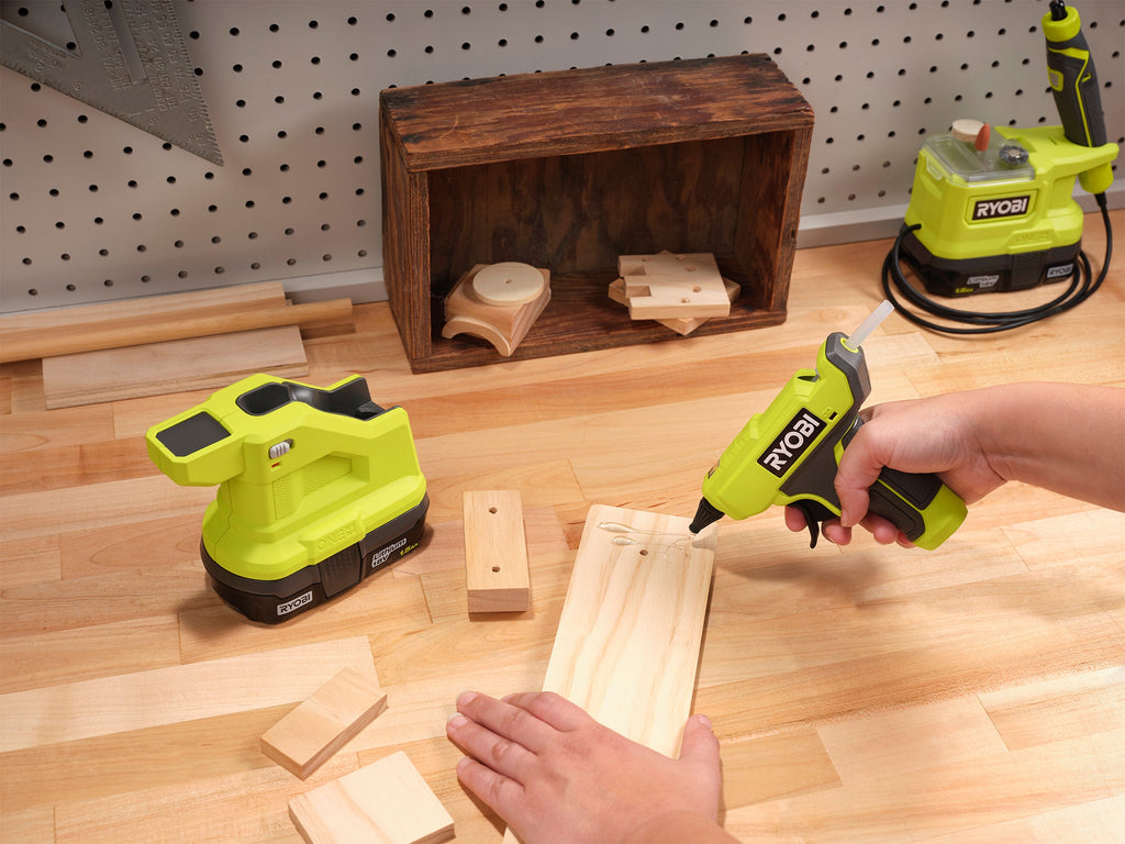 18V ONE+ Compact Glue Gun Image 3