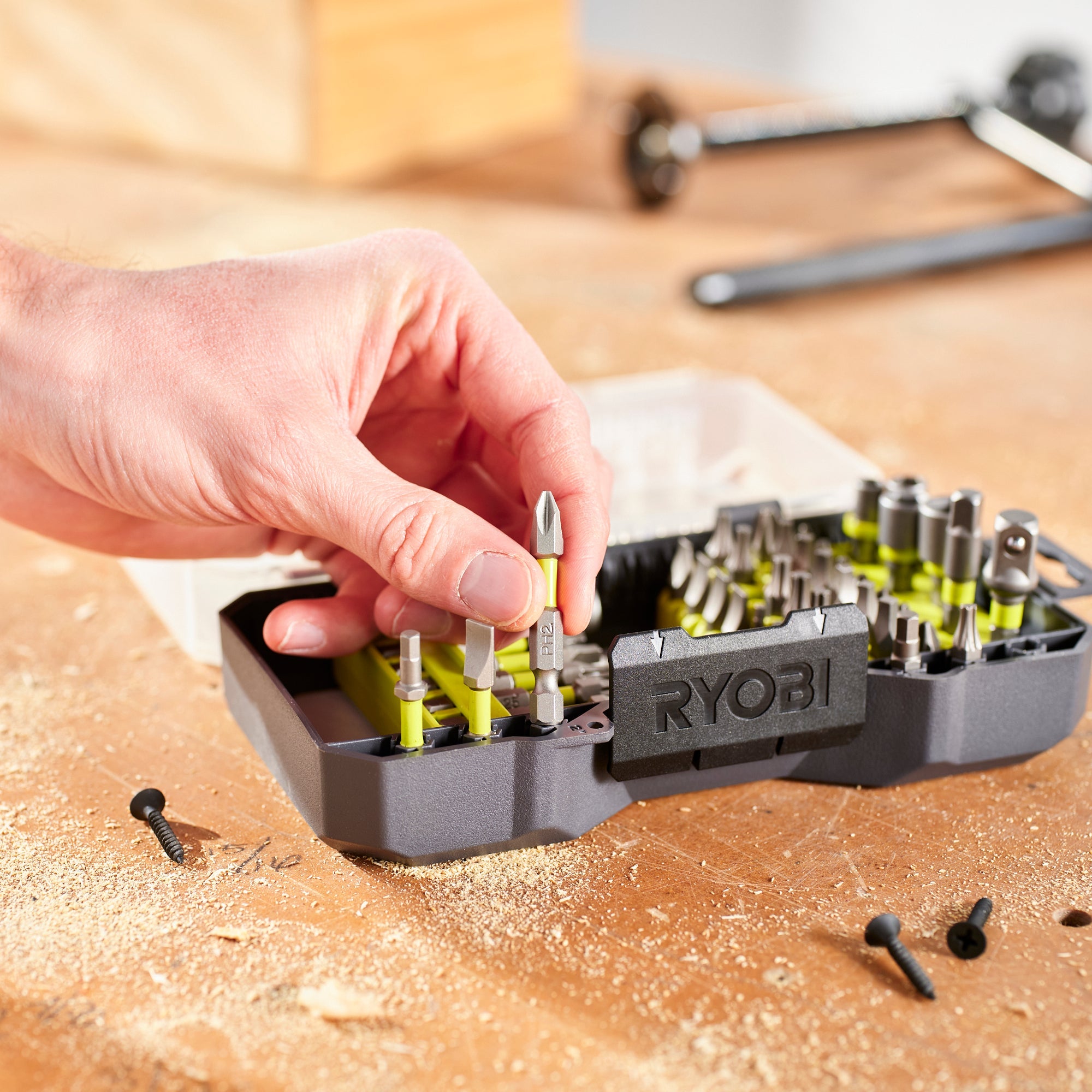 52 PC. IMPACT DRIVING SET WITH DIAMOND GRIT BITS – RYOBI Tools Canada