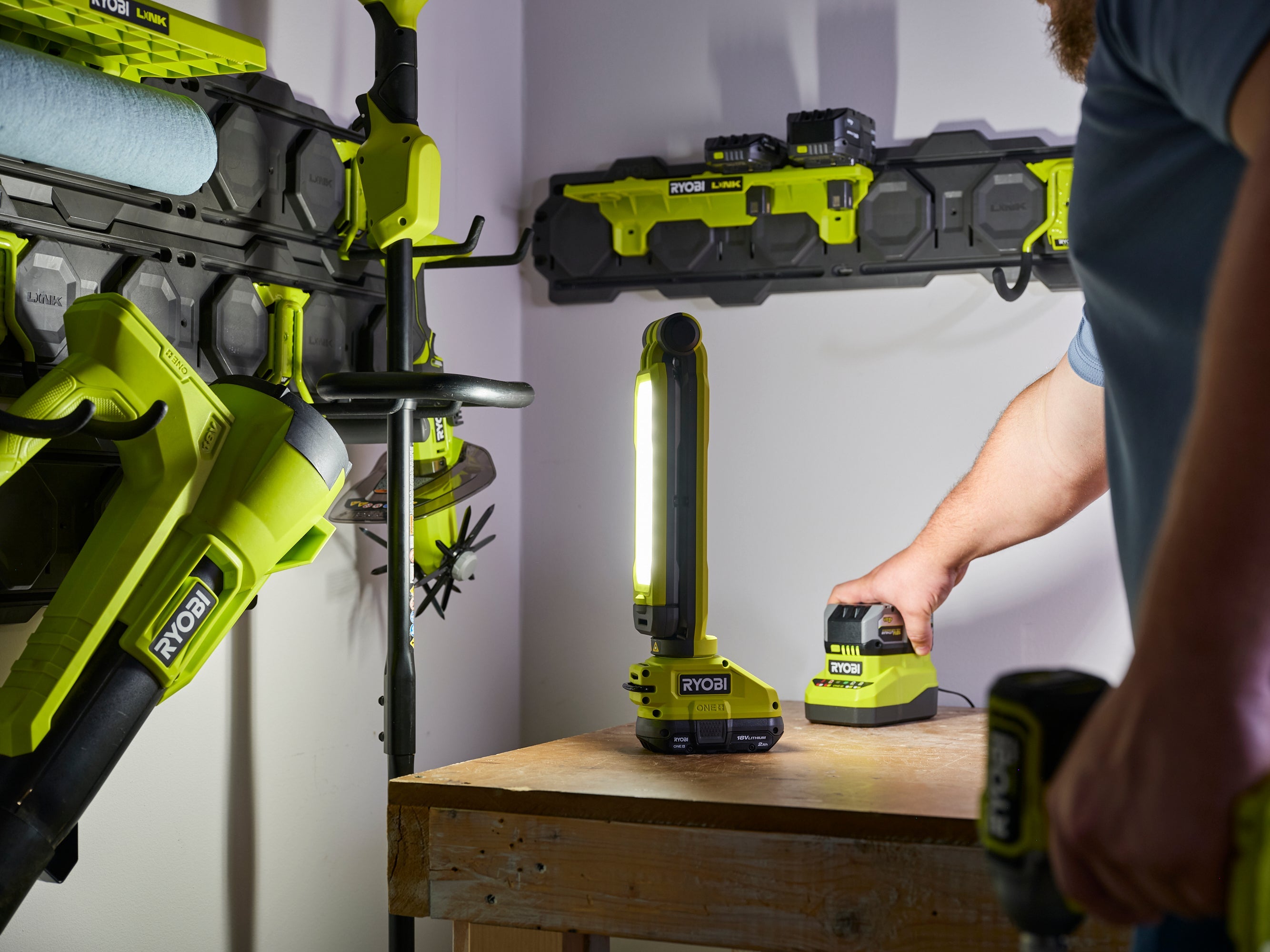 18V ONE+ LED WORKBENCH LIGHT  Image 8